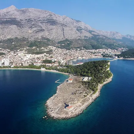 With A Parking Space - 23020 Makarska