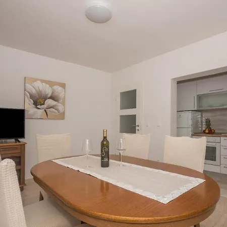 With A Parking Space - 23020 Makarska